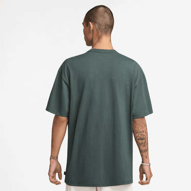 NIKE SPORTSWEAR PREMIUM ESSENTIALS MEN'S POCKET T-SHIRT