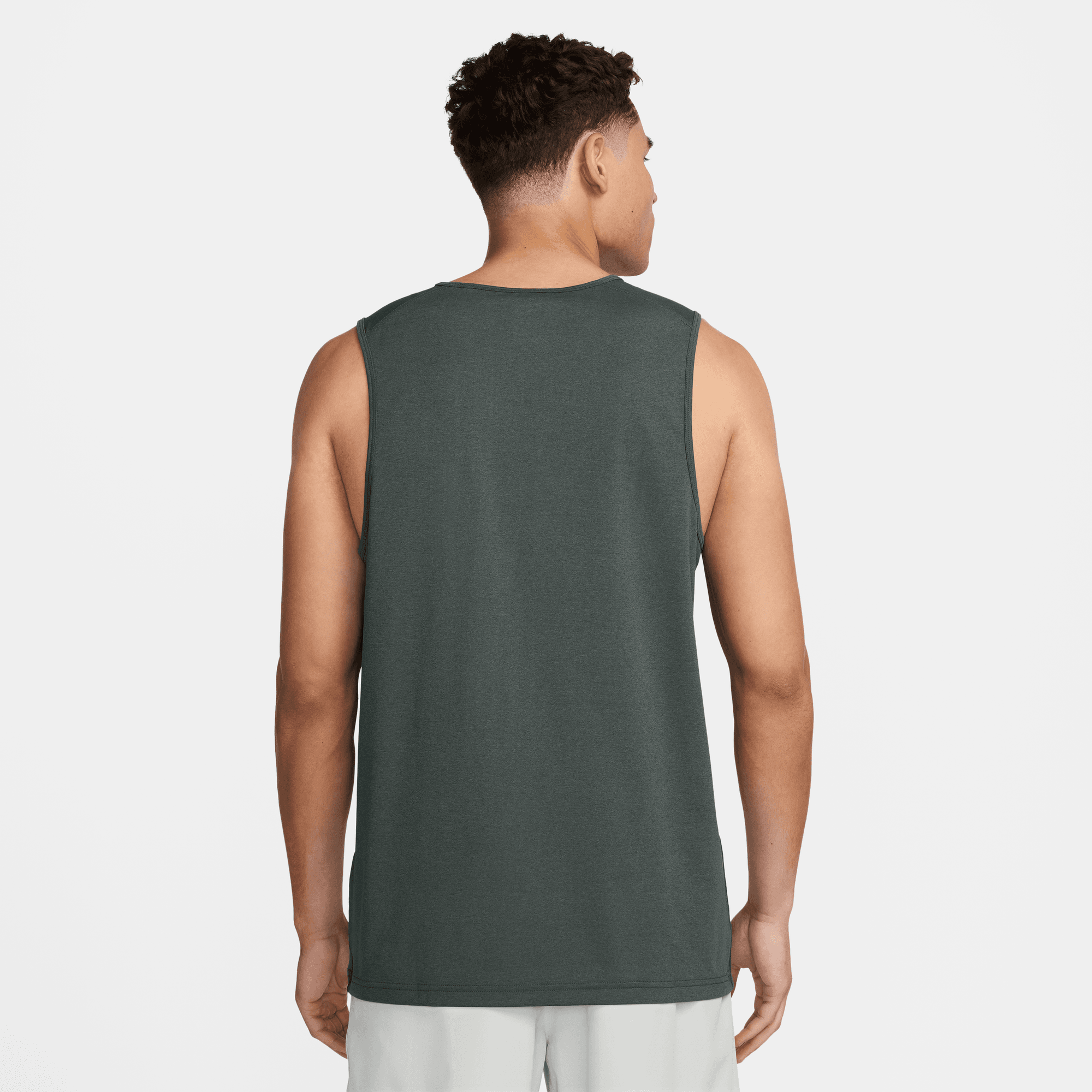 NIKE DRI-FIT HYVERSE MEN'S SLEEVELESS FITNESS TANK