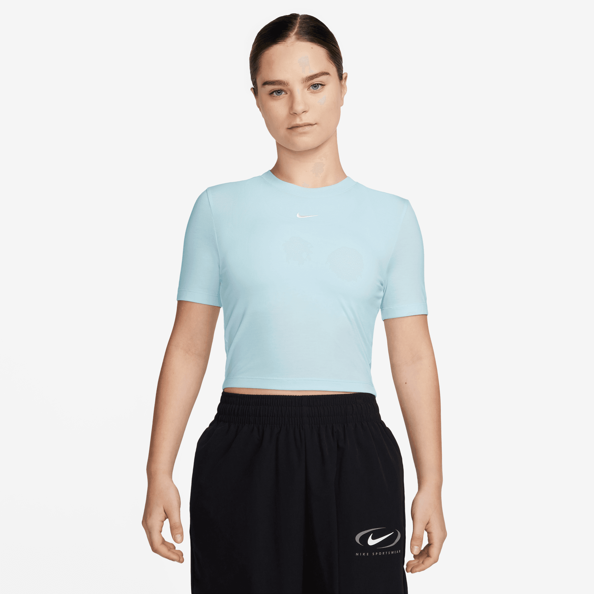 NIKE SPORTSWEAR ESSENTIAL WOMENS SLIM-FIT CROP T-SHIRT