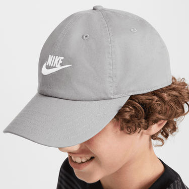 NIKE CLUB KIDS' UNSTRUCTURED FUTURA WASH CAP