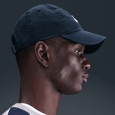 NIKE CLUB UNSTRUCTURED FUTURA WASH CAP