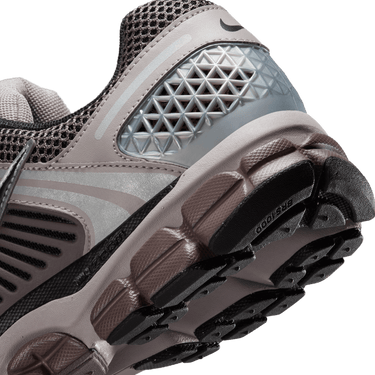NIKE ZOOM VOMERO 5 MEN'S SHOES