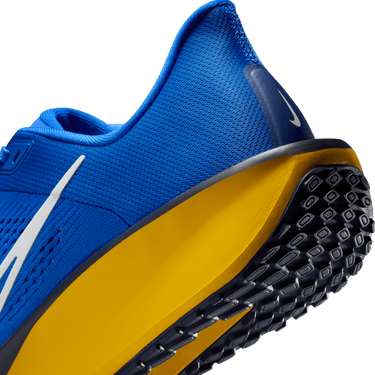 NIKE QUEST 6 MEN'S ROAD RUNNING SHOES