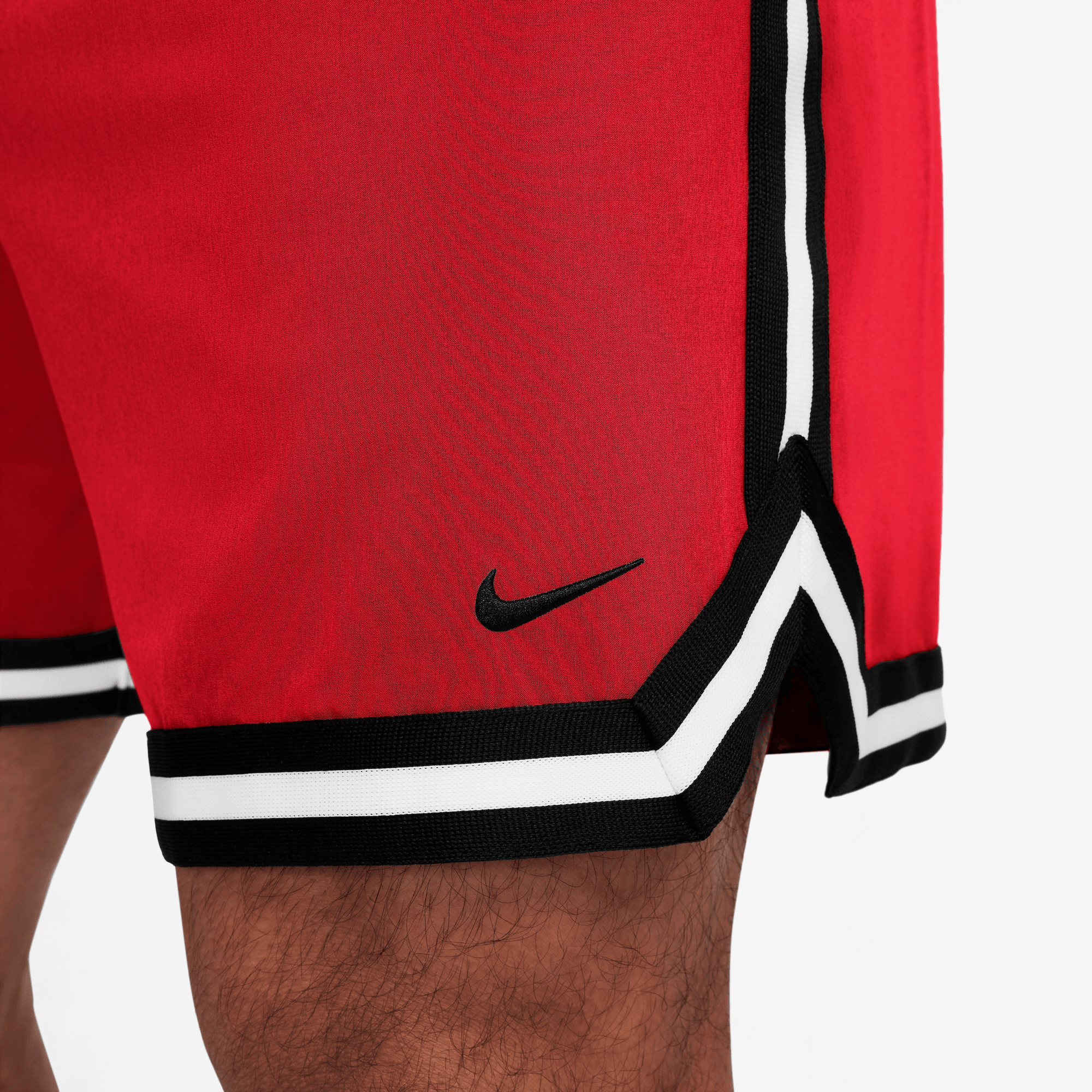 NIKE DNA MEN'S DRI-FIT 6" UV WOVEN BASKETBALL SHORTS