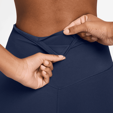 NIKE ZENVY WOMEN'S GENTLE-SUPPORT HIGH-WAISTED 5" BIKER SHORTS