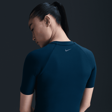 NIKE ONE FITTED WOMEN'S DRI-FIT SHORT-SLEEVE CROPPED TOP