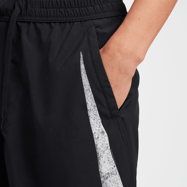 NIKE FORM SWOOSH MEN'S DRI-FIT 7" UNLINED VERSATILE SHORTS