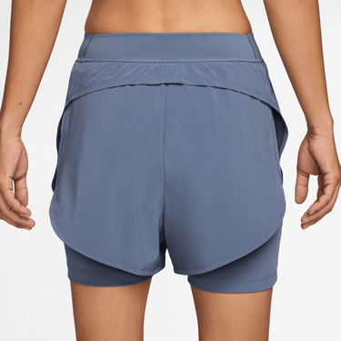 NIKE UNIVERSA WOMEN'S 2-IN-1 5" SHORTS