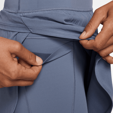 NIKE UNIVERSA WOMEN'S 2-IN-1 5" SHORTS