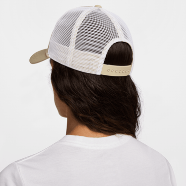 NIKE RISE STRUCTURED OUTDOOR TRUCKER CAP