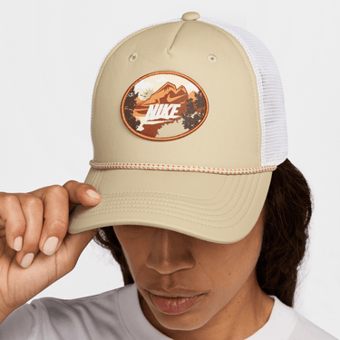 NIKE RISE STRUCTURED OUTDOOR TRUCKER CAP
