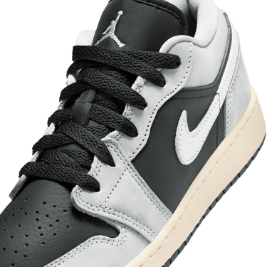 AIR JORDAN 1 LOW SE BIG KIDS' SHOES