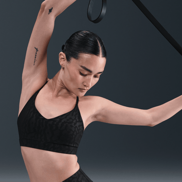 NIKE INDY WOMEN'S LIGHT-SUPPORT PADDED ADJUSTABLE SPORTS BRA