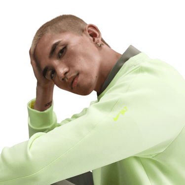 NIKE 24.7 IMPOSSIBLYSOFT MEN'S DRI-FIT CREW