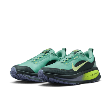 NIKE VOMERO 18 GORE-TEX MEN'S WATERPROOF ROAD RUNNING SHOES WITH REFLECTIVE ACCENTS