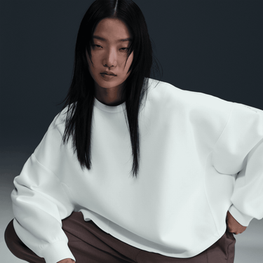 NIKE 24.7 IMPOSSIBLYSOFT WOMEN'S DRI-FIT OVERSIZED CREW-NECK TOP