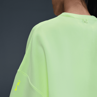 NIKE 24.7 IMPOSSIBLYSOFT WOMEN'S DRI-FIT OVERSIZED CREW-NECK TOP