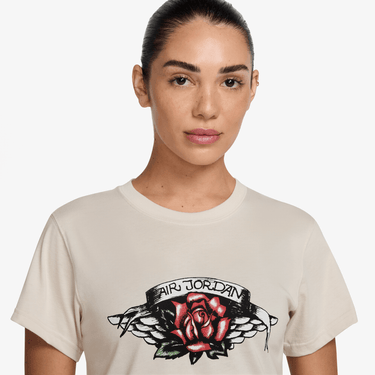 JORDAN FLIGHT WOMEN'S SLIM-FIT GRAPHIC T-SHIRT