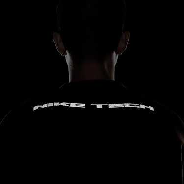 NIKE TECH MEN'S FLEECE CREW WITH REFLECTIVE ACCENTS