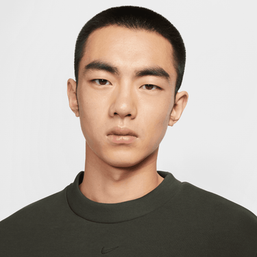 NIKE TECH MEN'S FLEECE CREW WITH REFLECTIVE ACCENTS