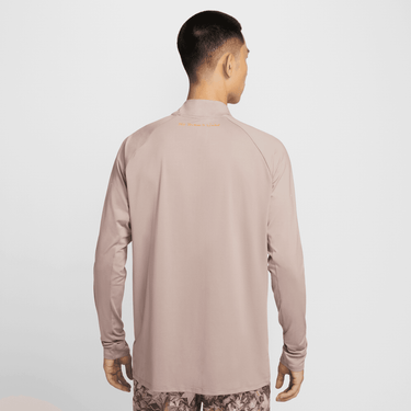 NIKE STRIDE "ELIUD KIPCHOGE" MEN'S DRI-FIT 1/4-ZIP RUNNING TOP