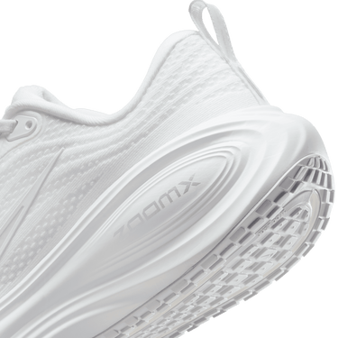 NIKE VOMERO PLUS WOMEN'S ROAD RUNNING SHOES