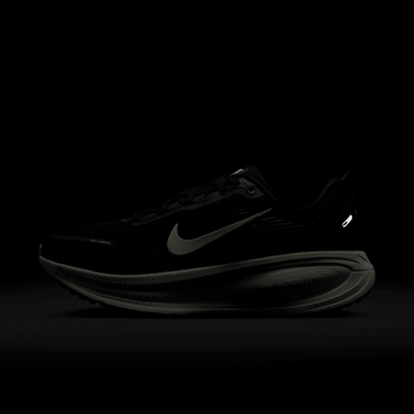 NIKE VOMERO 18 MEN'S ROAD RUNNING SHOES (EXTRA WIDE)
