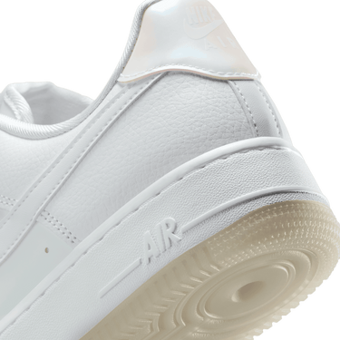NIKE AIR FORCE 1 '07 WOMEN'S SHOES