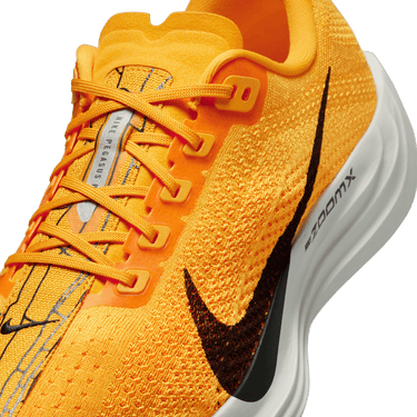 NIKE PEGASUS PLUS LV8 MEN'S ROAD RUNNING SHOES