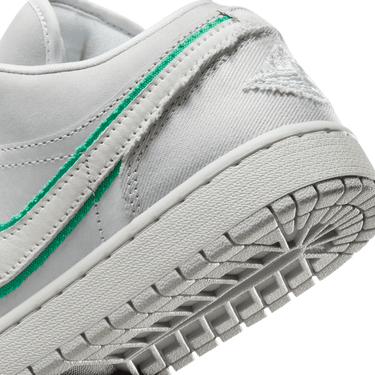 AIR JORDAN 1 LOW SE WOMEN'S SHOES
