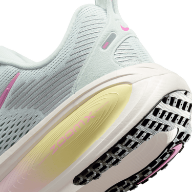 NIKE VOMERO 18 WOMEN'S ROAD RUNNING SHOES