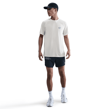 NIKE STRIDE MEN'S DRI-FIT ADV SHORT-SLEEVE RUNNI NG TOP