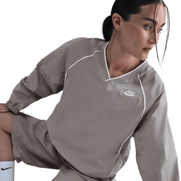 NIKE SPORTSWEAR WINDRUNNER WOMEN'S PULLOVER TOP