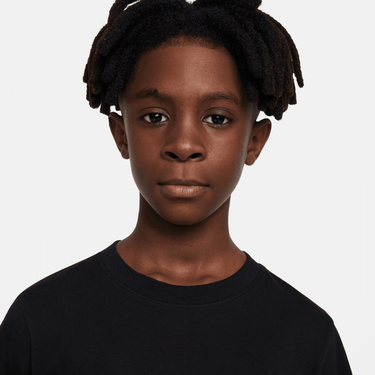 NIKE BIG KIDS' SHORT-SLEEVE  T-SHIRT